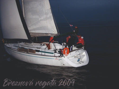 Březnová regata 2009 a přichází noc